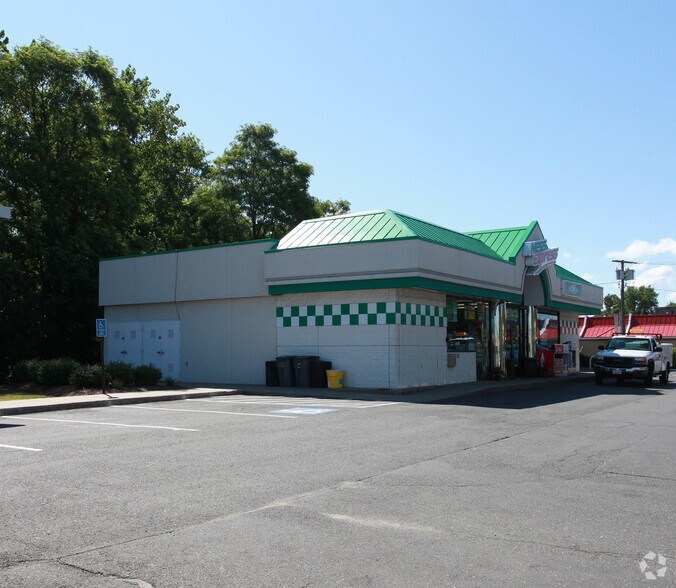 More Photos Of 237 King St, Northampton Service Station For Sale