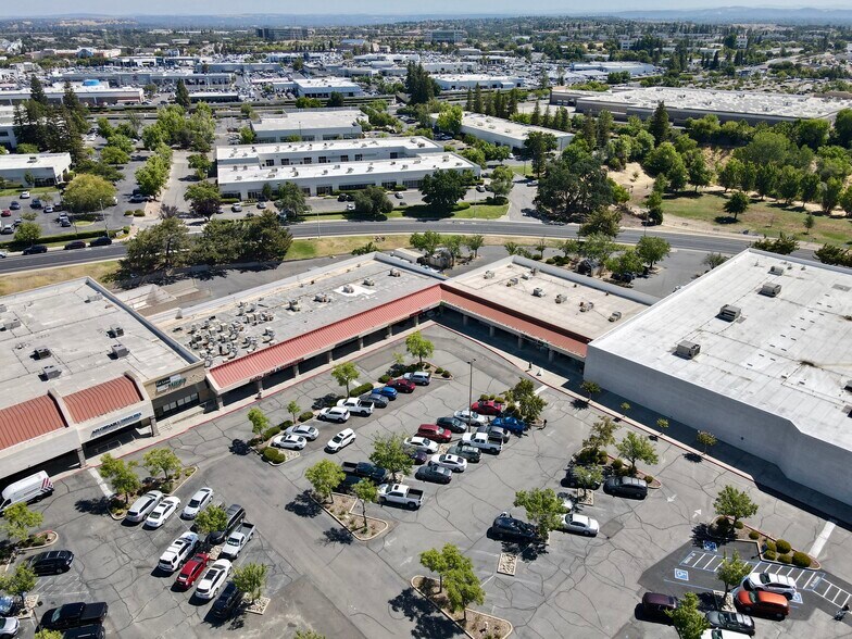 More Photos Of 1811 Douglas Blvd, Roseville Storefront For Lease