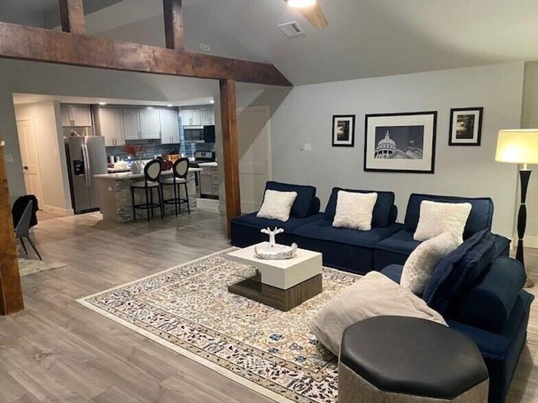 More Photos Of 6325 Riverview Way, Houston Apartments For Sale