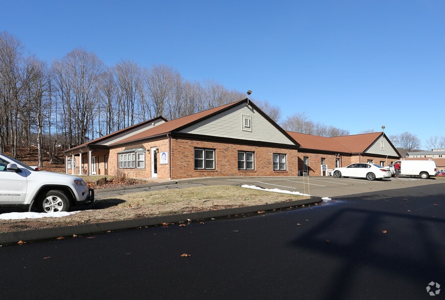 More Photos Of 98 S Turnpike Rd, Wallingford Office For Lease