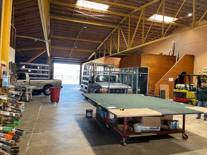 Primary Photo Of 1850 Campbell St, Oakland Light Distribution For Lease