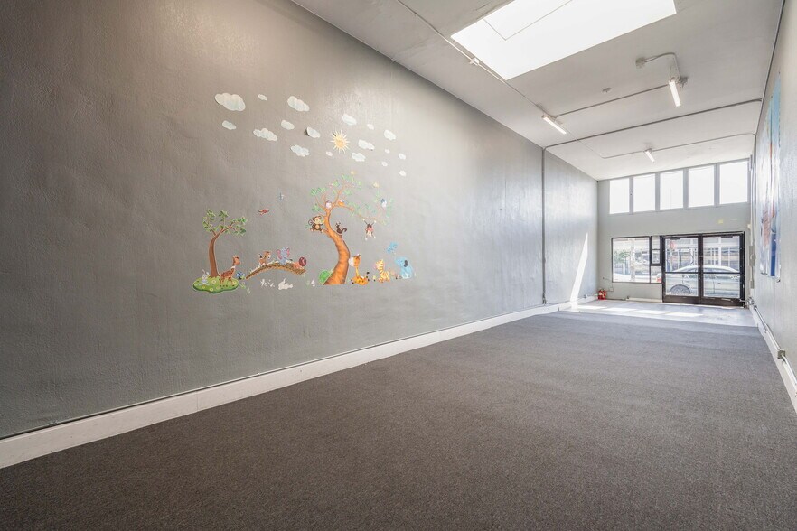 More Photos Of 4820 International Blvd, Oakland Storefront For Lease