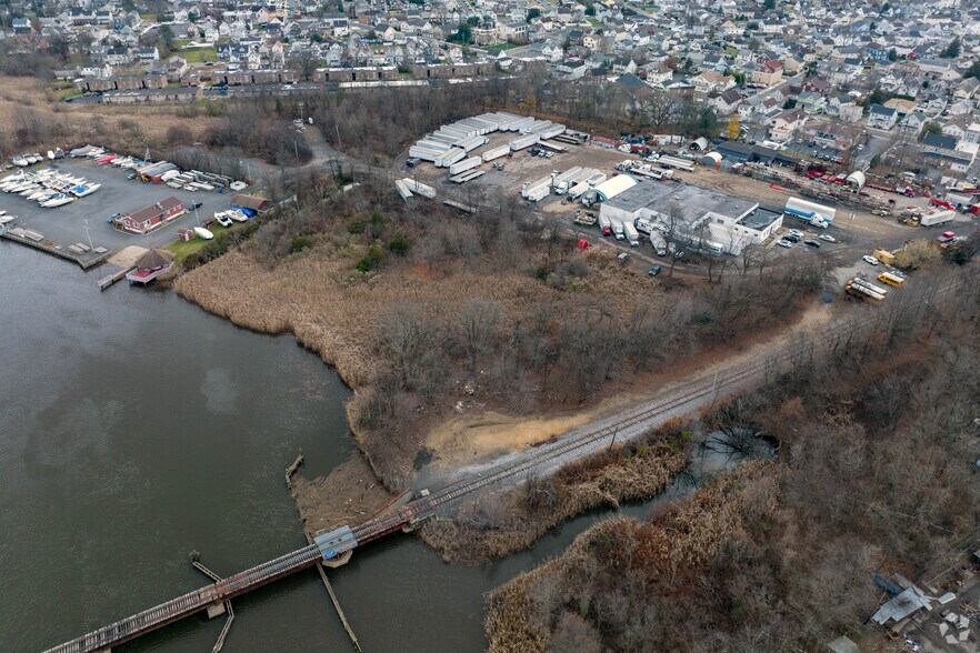 More Photos Of 113-114 Whitehead Ave, South River Land For Lease