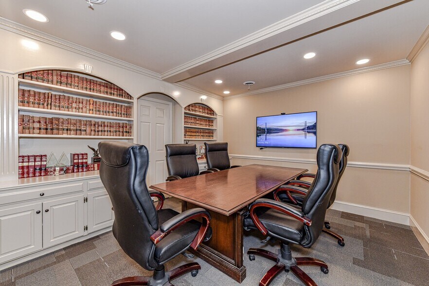 More Photos Of 216 N Mcdowell St, Charlotte Office For Sale