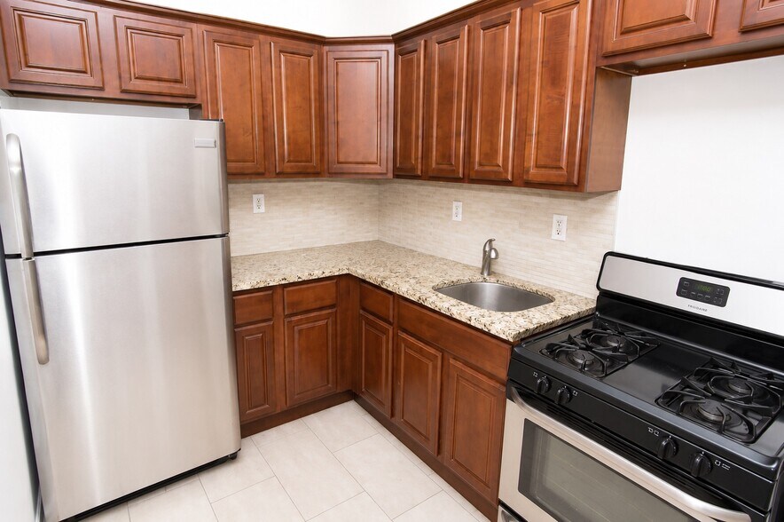 More Photos Of 177 Moffat St, Brooklyn Apartments For Sale