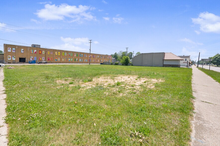 More Photos Of 818 N State St, Big Rapids Land For Sale