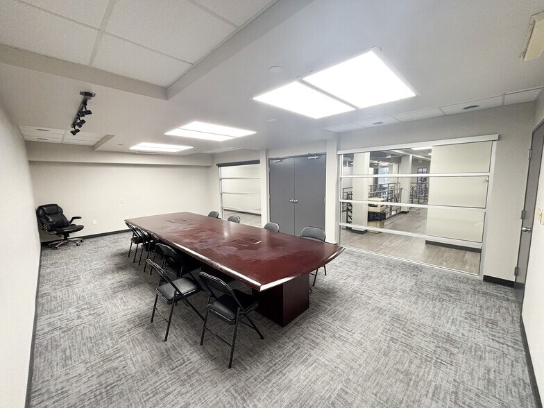 More Photos Of 3171 E Sunshine St, Springfield Office Residential For Lease