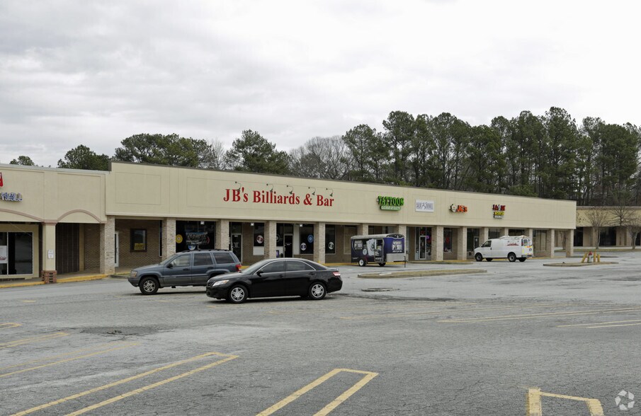 More Photos Of 4150 Jonesboro Rd, Forest Park Freestanding For Lease