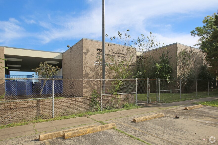 More Photos Of 5909 England St, Houston Schools For Sale