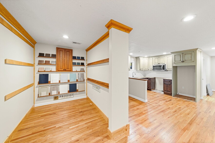 More Photos Of 125 Woodhaven Rd, North Wilkesboro Office For Sale