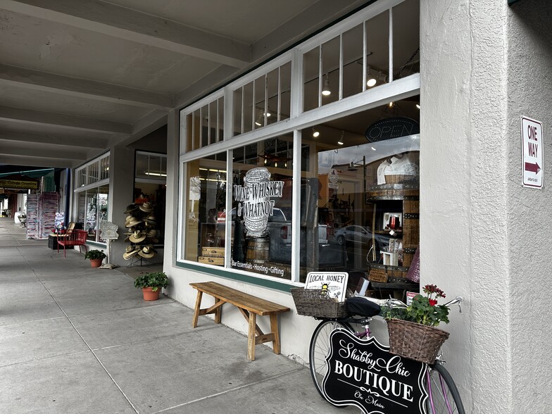 More Photos Of 1020 N Main St, Cottonwood General Retail For Sale