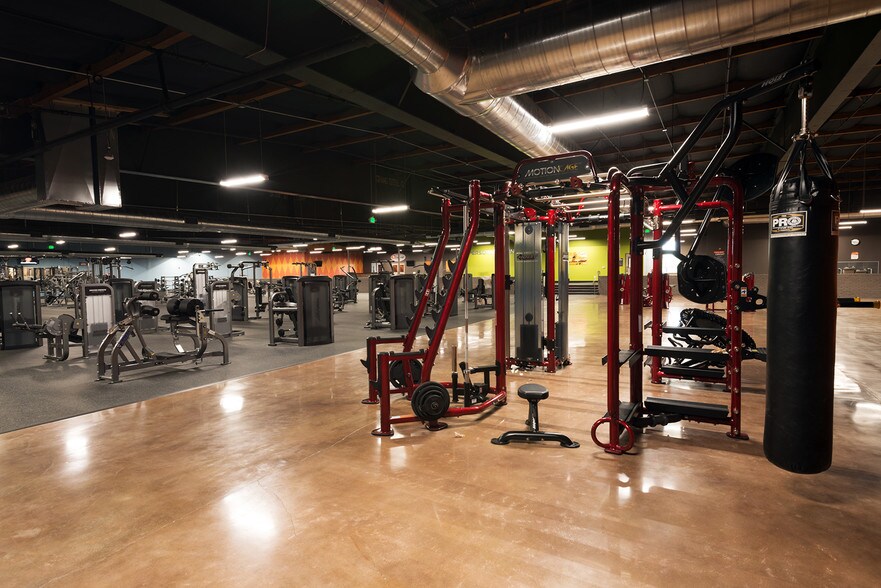 More Photos Of 2326 Florin Rd, Sacramento General Retail For Sale