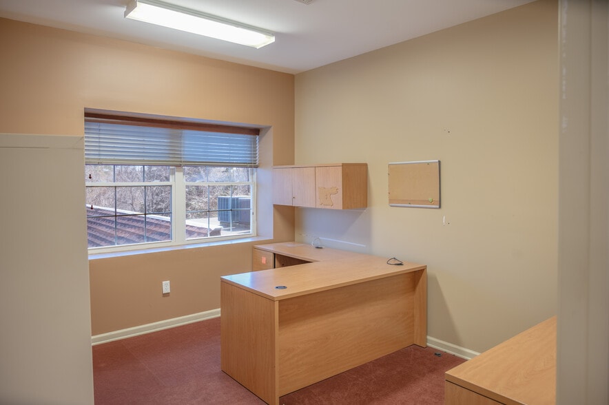 More Photos Of 105 River Ave, Lakewood Office For Lease