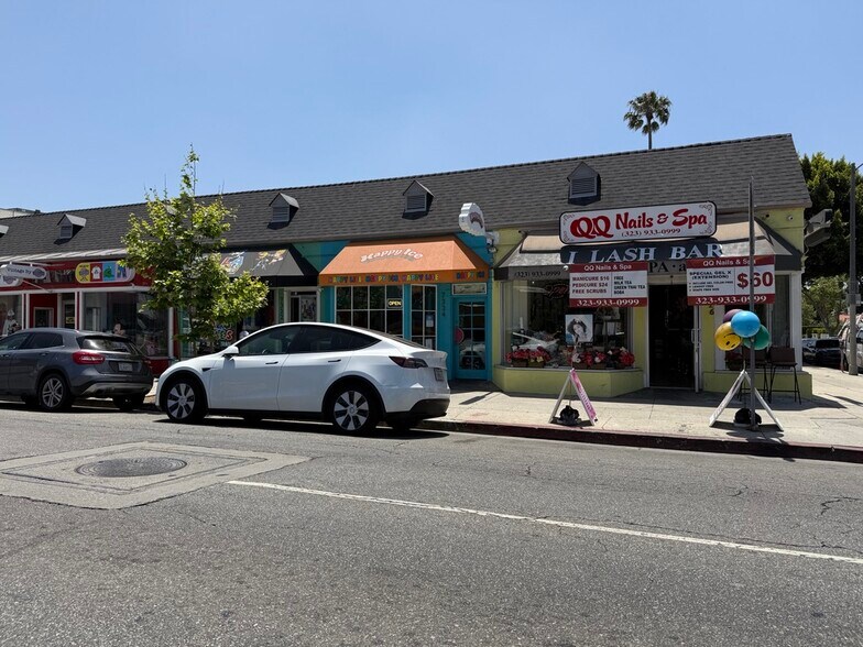 Primary Photo Of 7320-7326 Melrose Ave, Los Angeles Storefront For Sale
