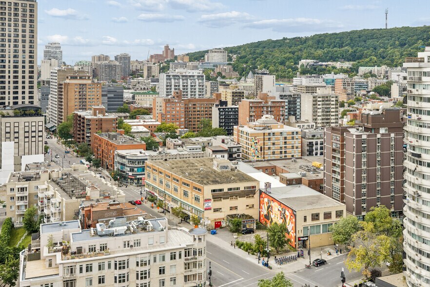 More Photos Of 279 Rue Sherbrooke O, Montréal Office Residential For Lease