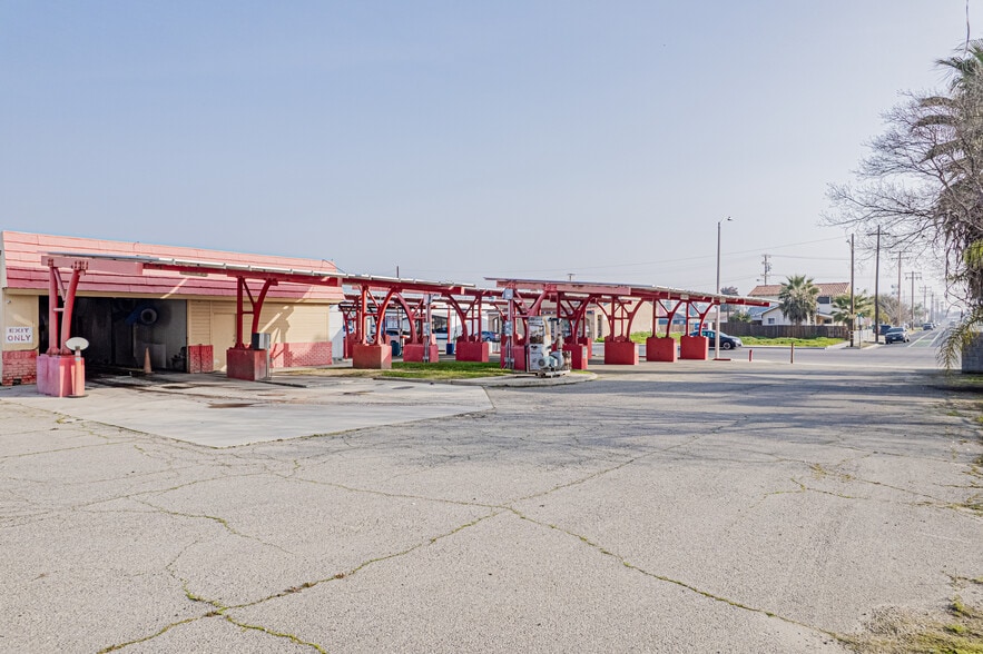More Photos Of 1407 High St, Delano Carwash For Lease