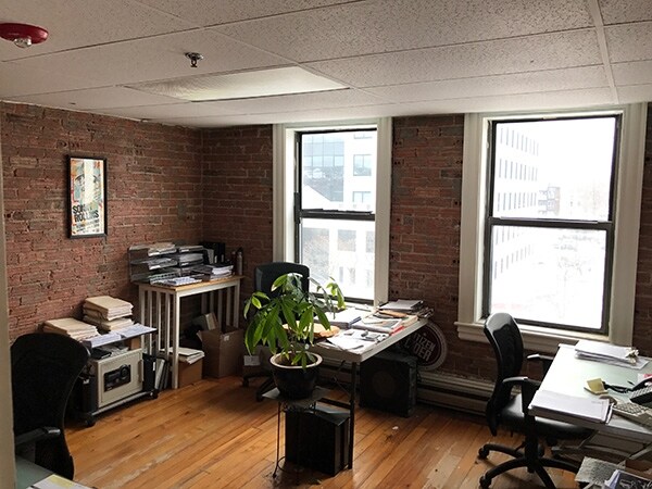 More Photos Of 188 Main St, Burlington Restaurant For Lease