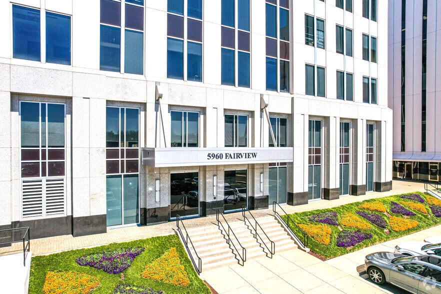 More Photos Of 5960 Fairview Rd, Charlotte Unknown For Lease