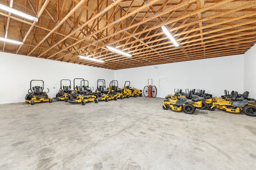 More Photos Of 818 N Magnolia Ave, Ocala Warehouse For Sale