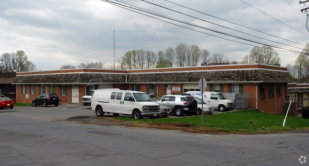 More Photos Of 9230-9232 Warren St, Silver Spring Light Distribution For Lease