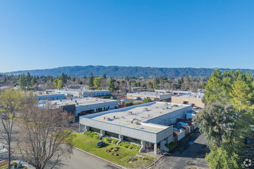 More Photos Of 1236 Quarry Ln, Pleasanton Research And Development For Lease