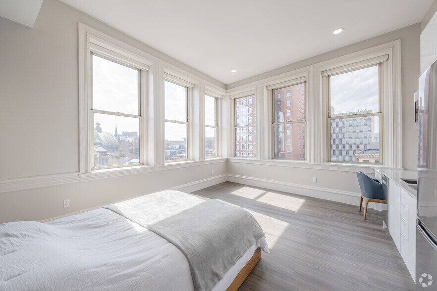 More Photos Of 82-90 Weybosset St, Providence Apartments For Lease