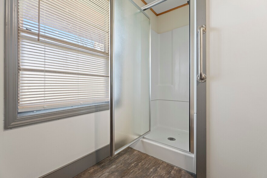 More Photos Of 300 Range St, Marshall Multifamily For Sale