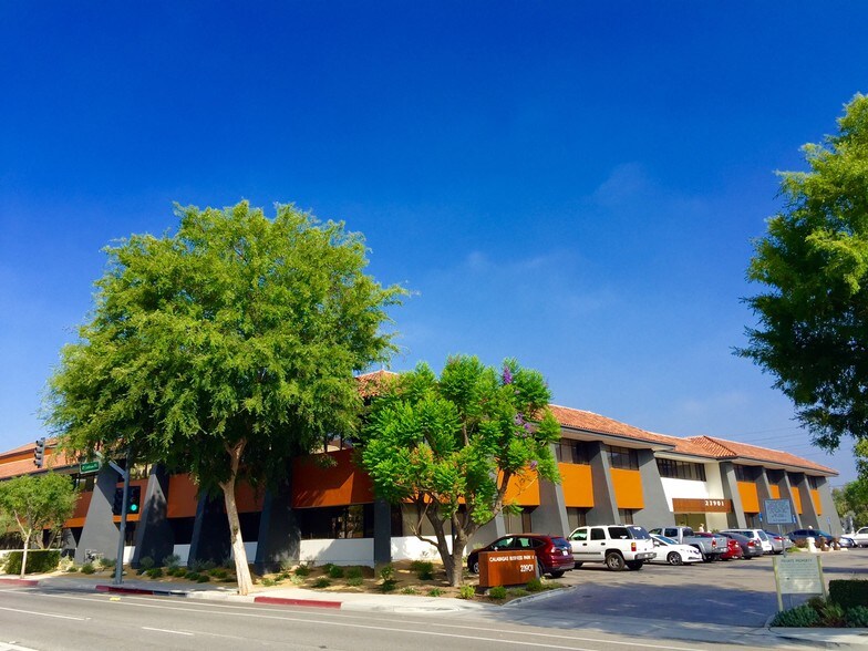 More Photos Of 23901 Calabasas Rd, Calabasas Office For Lease