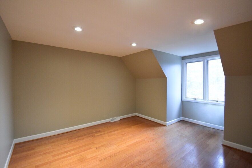 More Photos Of 40 N Forest Rd, Buffalo Office For Lease