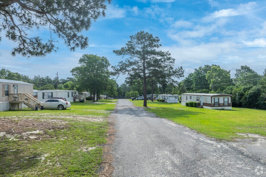 More Photos Of 120 Sandy Springs Ln, Lexington Manufactured Housing Mobile Home Park For Sale