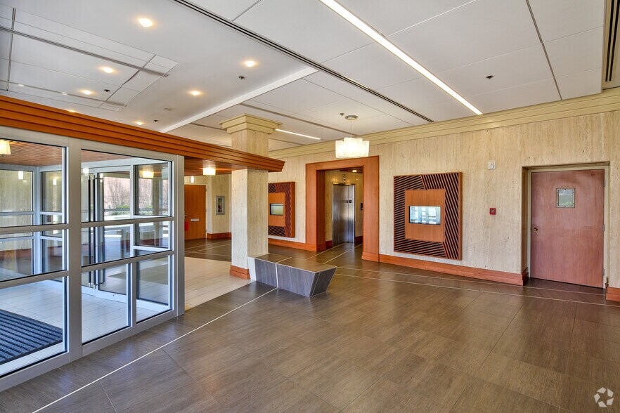 More Photos Of 6930 Carroll Ave, Takoma Park Office For Lease