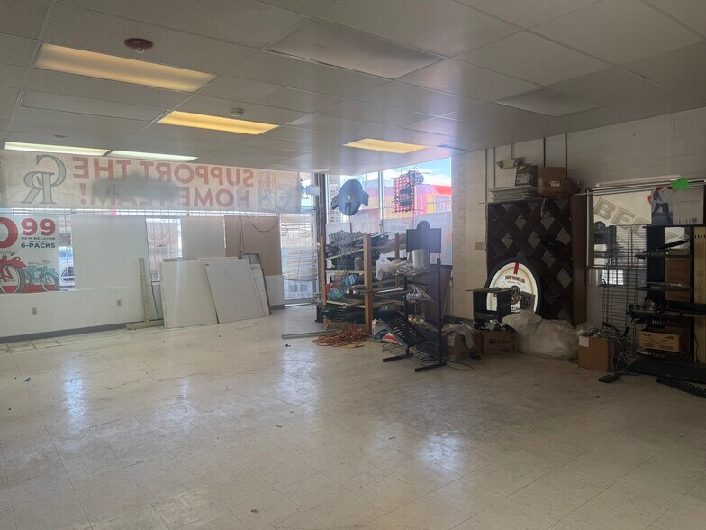 More Photos Of 1460 Carr St, Lakewood Freestanding For Lease