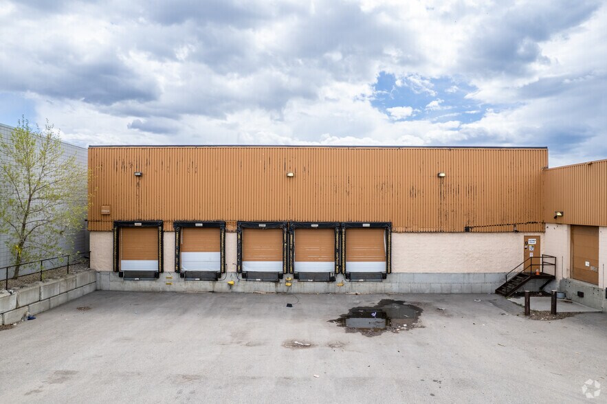 More Photos Of 4115 72nd Ave SE, Calgary Warehouse For Lease
