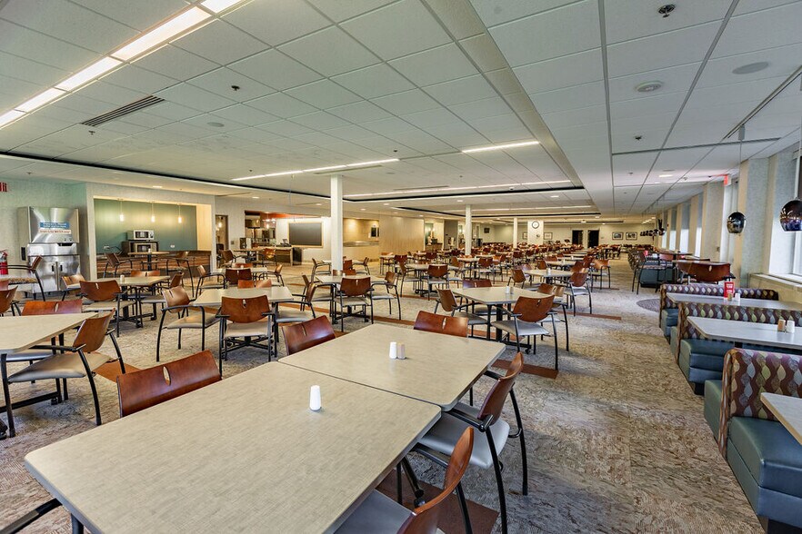 More Photos Of 2500 N Memorial Blvd, Murfreesboro Office For Sale