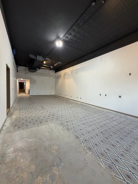 More Photos Of 100 E Main St, Johnson City General Retail For Lease