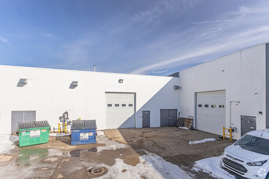 More Photos Of 5410-5424 97 St NW, Edmonton Flex For Sale