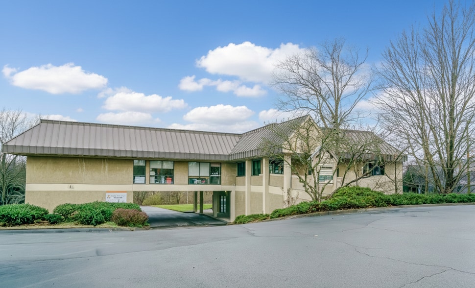 Primary Photo Of 675 Middle Creek Rd, Sevierville Medical For Sale