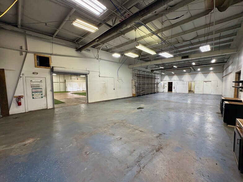 More Photos Of 2525 W Market St, Tiffin Freestanding For Lease