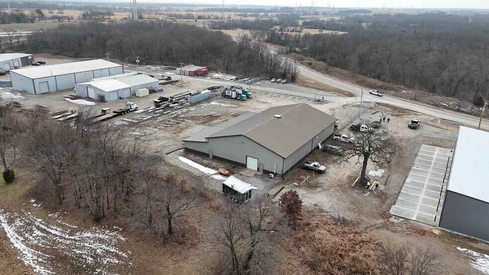 More Photos Of 21703 Admiral Pl, Catoosa Industrial For Lease