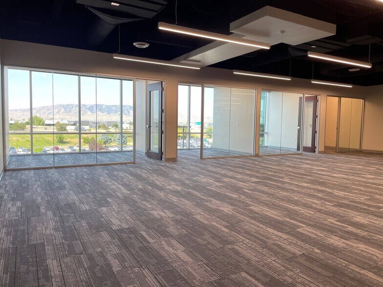 More Photos Of 2100 W Pleasant Grove Blvd, Pleasant Grove Office For Lease