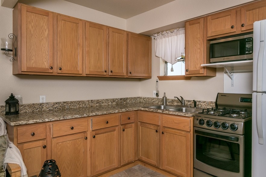 More Photos Of 1031 N Sumner St, Pampa Apartments For Sale