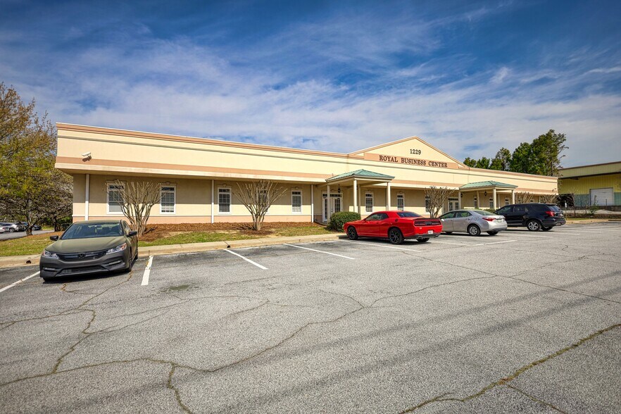 More Photos Of 1229 Royal Dr, Conyers Office For Sale