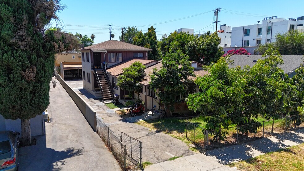 More Photos Of 14830 Erwin St, Van Nuys Apartments For Sale