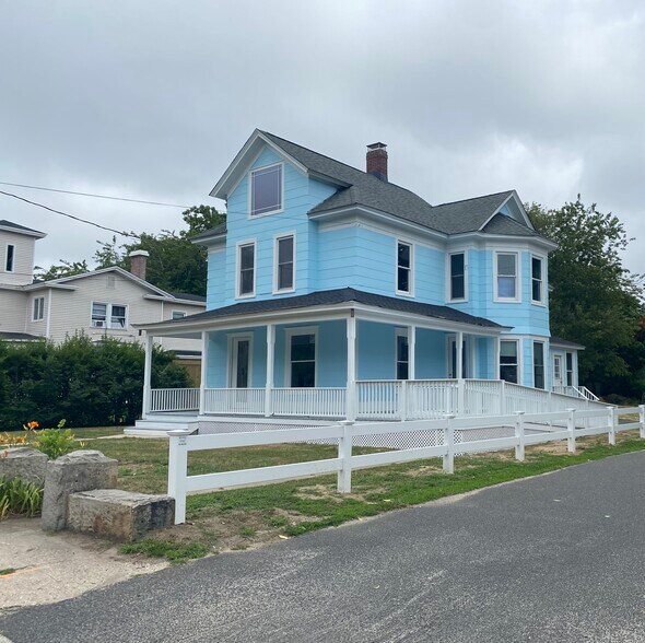 More Photos Of 434 Griffing Ave, Riverhead Medical For Sale