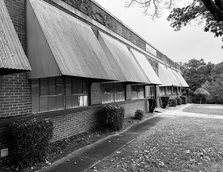 More Photos Of 470 Woods Mill Rd, Gainesville Warehouse For Lease