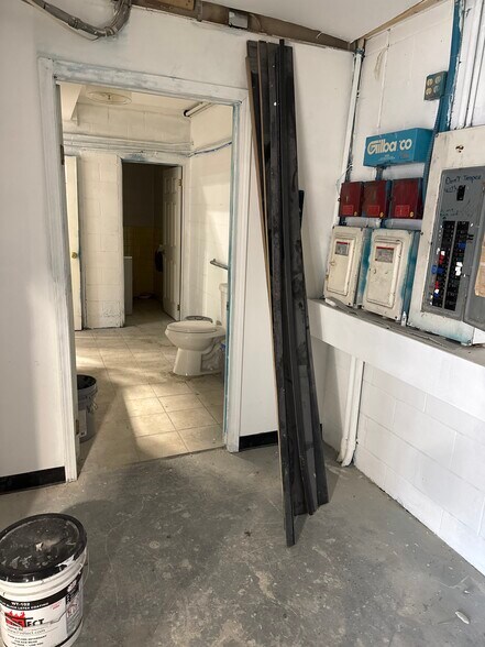 More Photos Of 5701-5707 Troost Ave, Kansas City Freestanding For Sale
