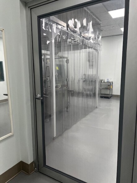 More Photos Of 1300 First State Blvd, Stanton Light Distribution For Lease