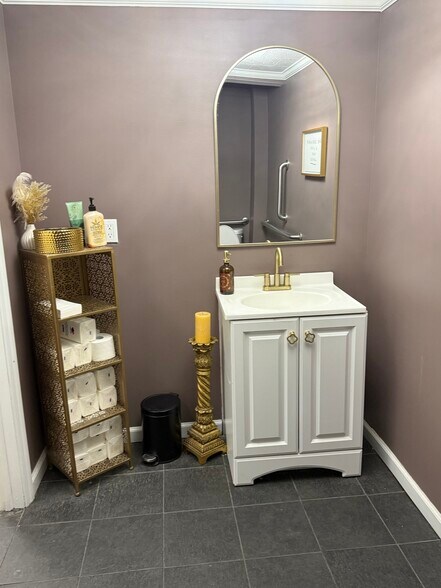 More Photos Of 386 Franklin Ave, Nutley Storefront Retail Office For Lease