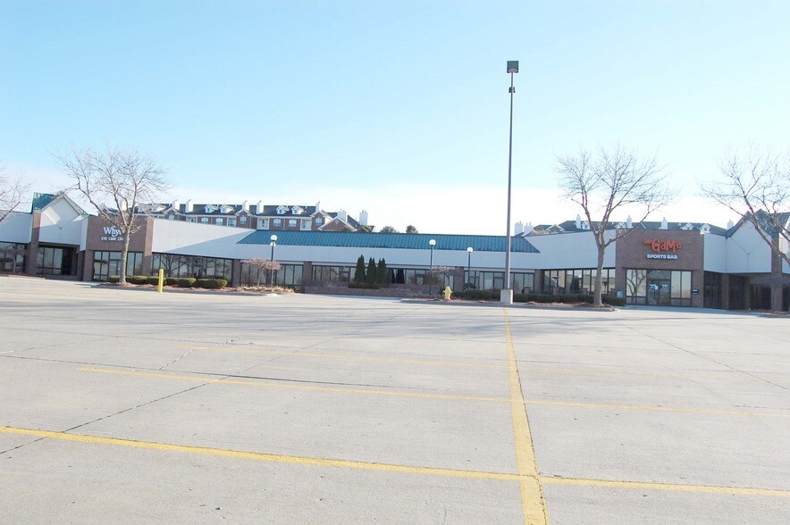 More Photos Of 86th St, Urbandale Unknown For Lease