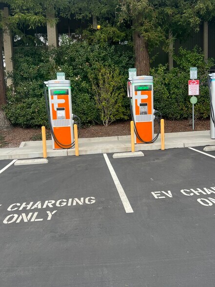 More Photos Of 3000 Sand Hill Rd, Menlo Park Office For Lease